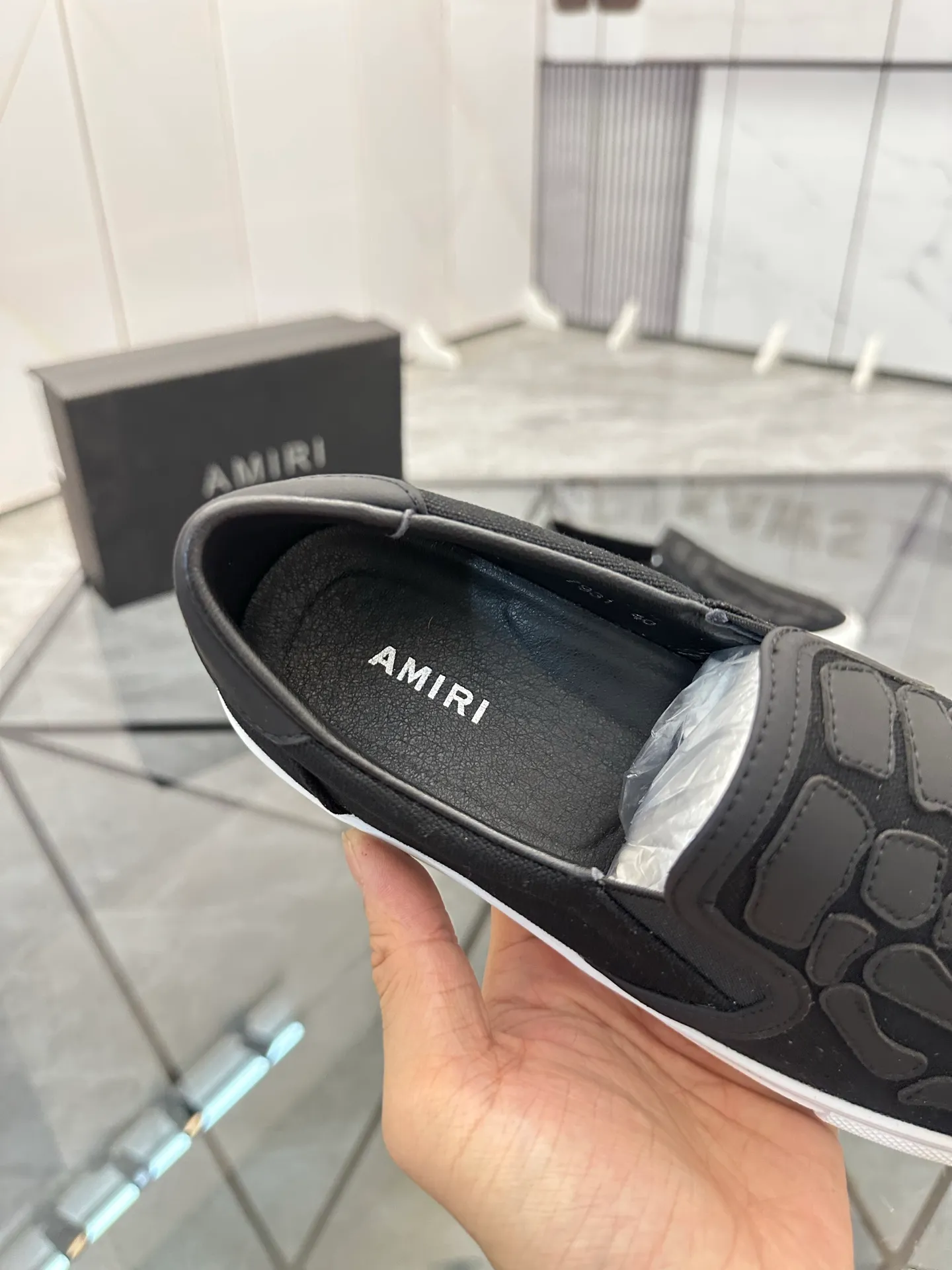 Men's shoes for sale 💰: 💰P420¥ Product trademark: AMIRI*「EMIR*] slip-on Regular size: 38-44 (can be customized to 37.45.46) Product materials: Upper imported original fabric spliced ​​cowhide, breathable lining, original outsole. No.: 1023
